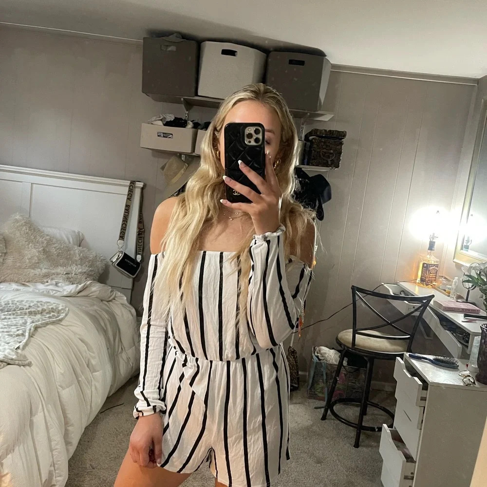 BOOHOO romper 6 - Picture 3 of 8